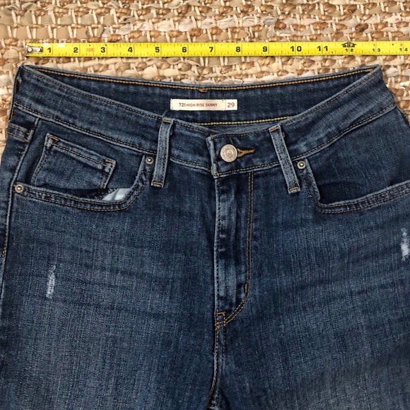 *SOLD* Levi’s 711 Highwaisted Skinny Jeans - Picture 6 of 8